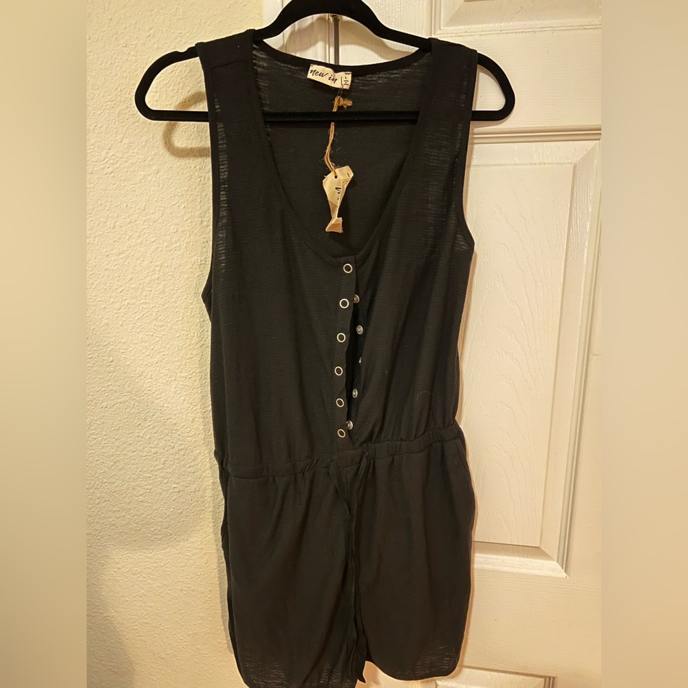 Black romper with pockets